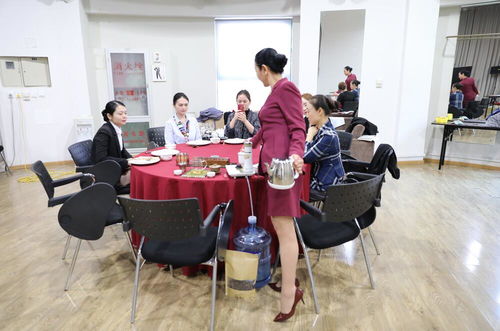 餐飲服務禮儀 從入門到精通的完整指南